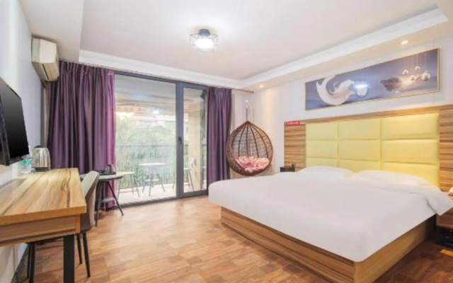 Golden Fashion Hotel