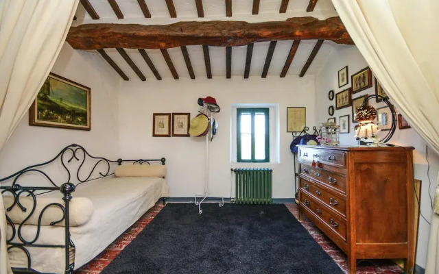Cottage in Montefiore Near Forest and Beach