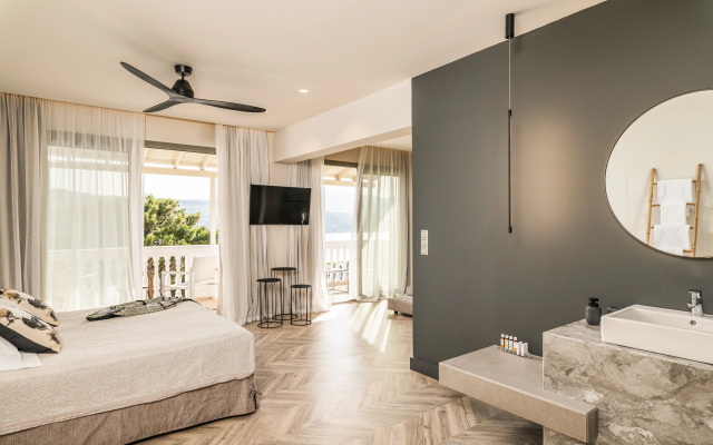 Ino Hotel & Suites