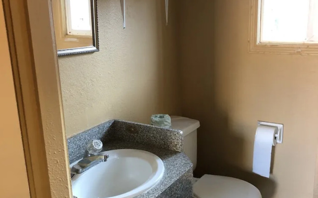 Capri Motel