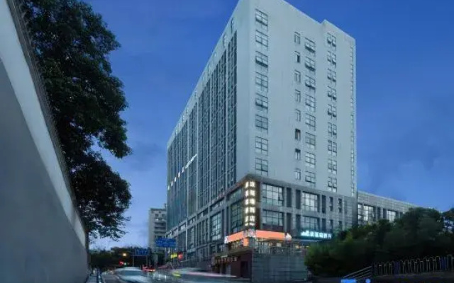 Comfort Hotel (Daping Times Tianjie Xietaizi Subway Station Branch)