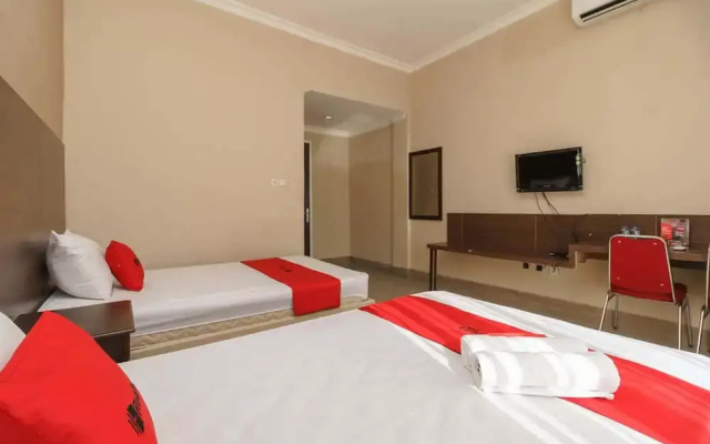RedDoorz @ Hotel Putri Gading Bengkulu