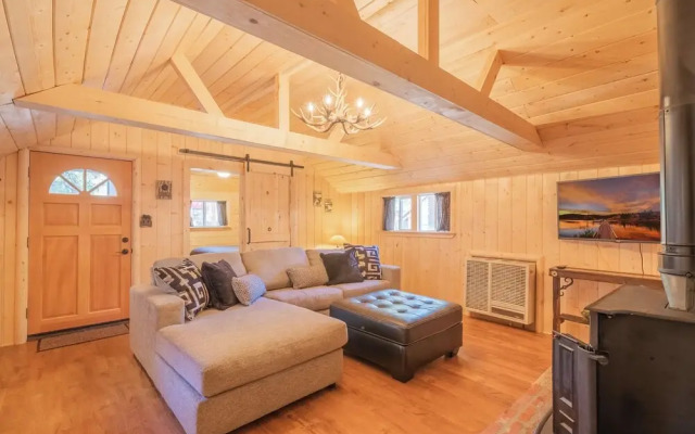Cozy Pines Retreat