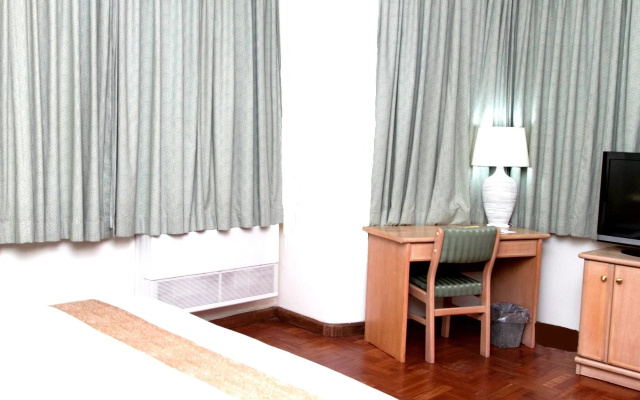 Mahogany Lodge, Cantonments