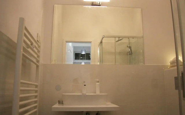 "Shine"Apartment-right on the Main Square 2BDR New Historic Property