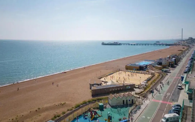 Apartment in Brighton Near the Beach