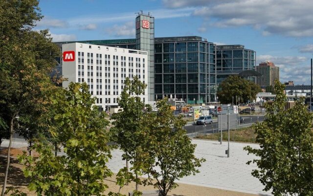 Отель MEININGER Hotel Berlin Hauptbahnhof Германия, Берлин - 4 отзыва об отеле, цены и фото номеров - забронировать отель MEININGER Hotel Berlin Hauptbahnhof онлайн вид на фасад