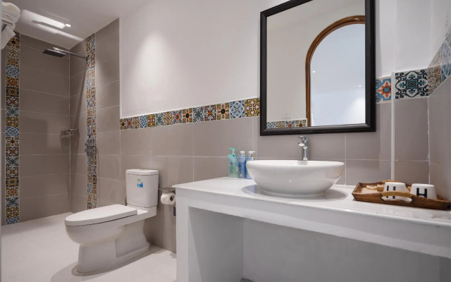 H Flora Hotel