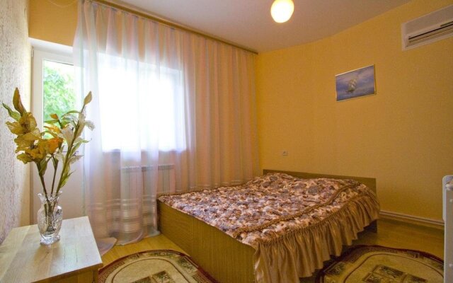 Гостиница Guest House Krymskaya 82 в Анапе отзывы, цены и фото номеров - забронировать гостиницу Guest House Krymskaya 82 онлайн Анапа комната для гостей