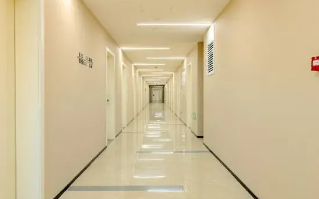 Dream Inn Hotel (Songjiazhuang Subway Station Branch)