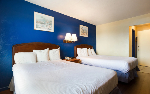 Aqua Breeze Inn