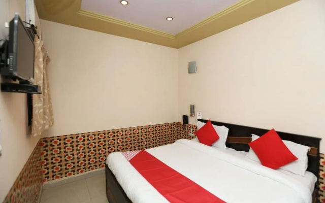 Oyo 18438 Radharani Guest House