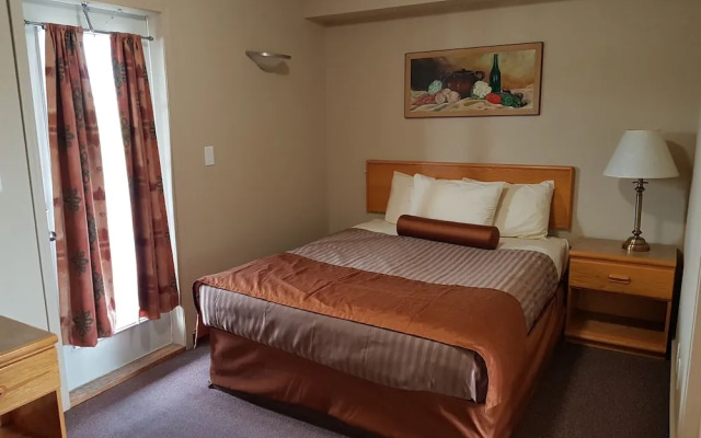 Avalon Inn