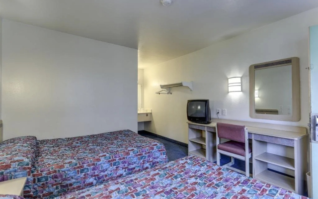 Rodeway Inn and Suites Lake Charles
