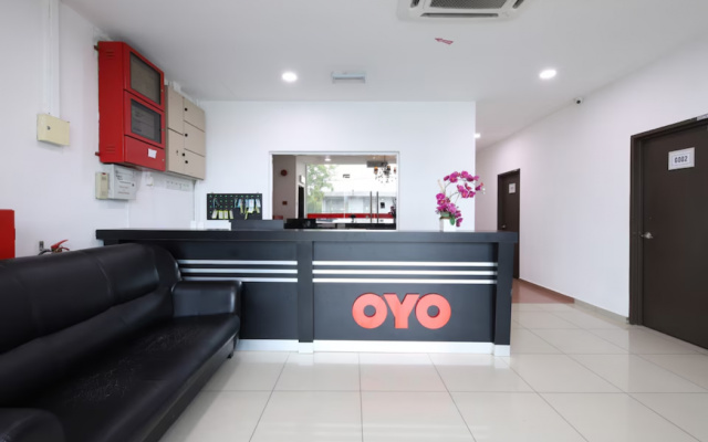 OYO 89497 Dream Nur Hotel