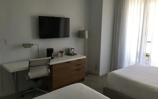 Beachwalk Condo With Beach Club 2bed 2bath
