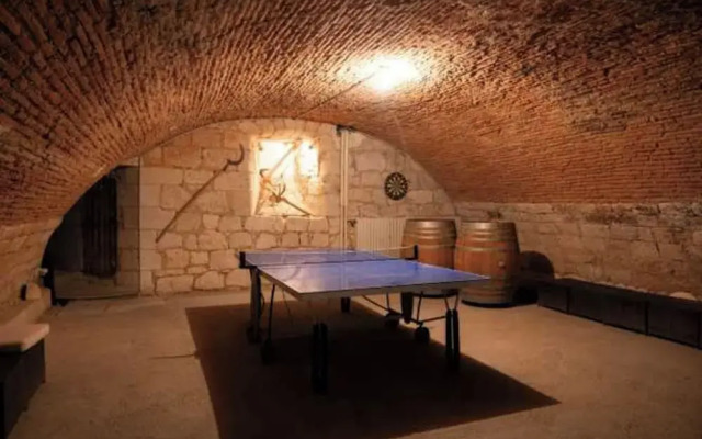 Stay at the Chateau- Studio 2P- With Pool and Park