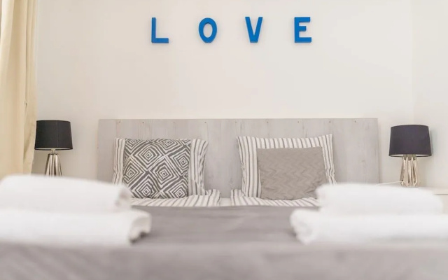 Maphi Bleu - Urban Suite