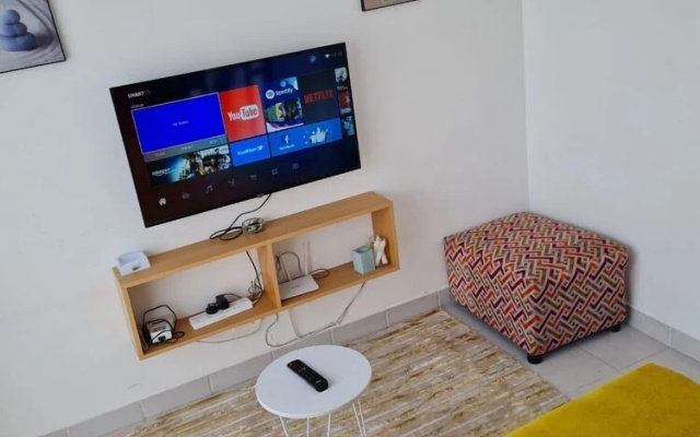 Lux Suites Racecourse Studio Apartments
