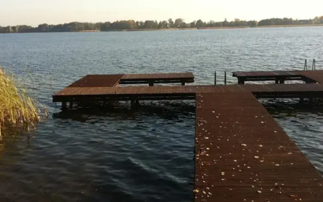 Biały Domek Nad Jeziorem