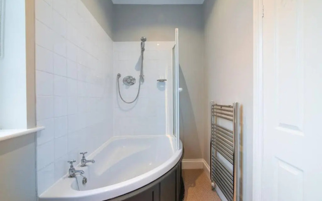 Modern Living 2 Bedroom Apartment South Wilmslow