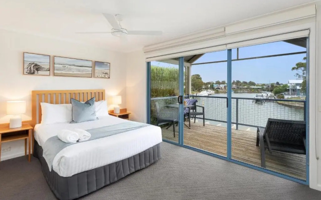 Captains Cove Waterfront Resort
