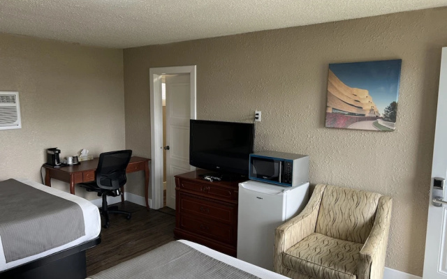 Champlain Motor Inn