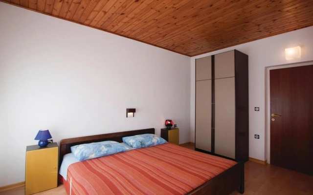Stunning Home in Barban With Wifi and 2 Bedrooms