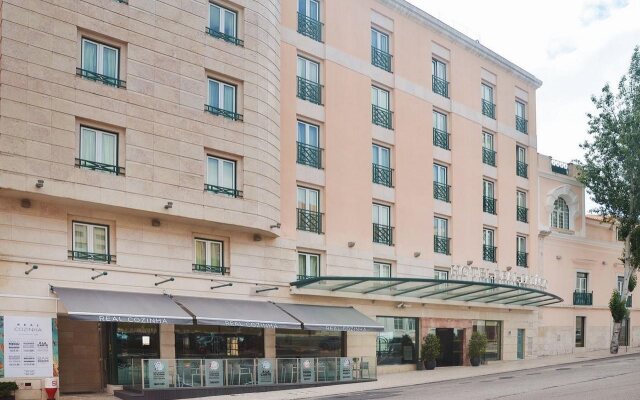 Hotel Real Palacio вид на фасад