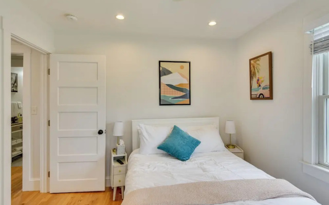 Walkable + Convenient! 1st-floor Apt in Middletown