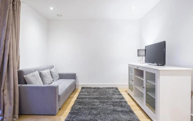 Modern Apt. in the Heart of Docklands