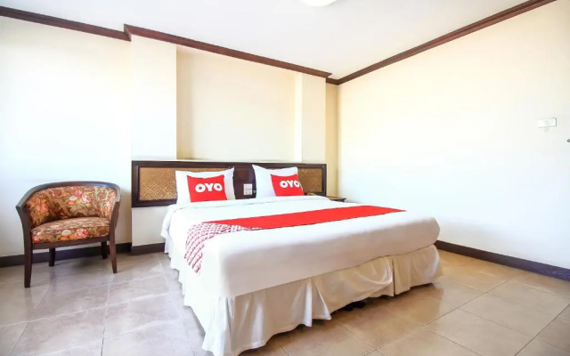 OYO 383 White inn hotel