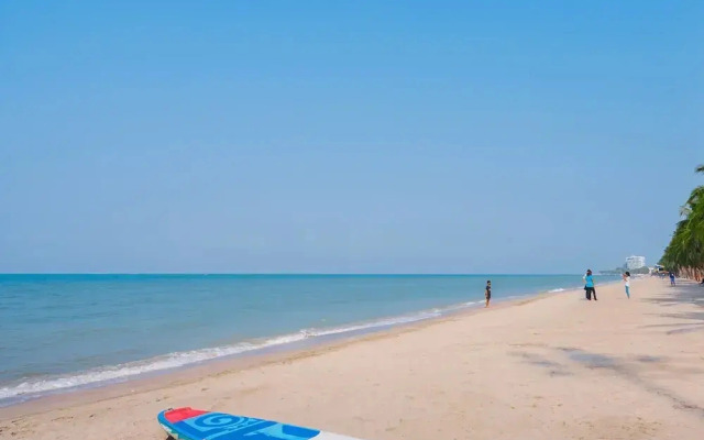 Bangsaen View Beach