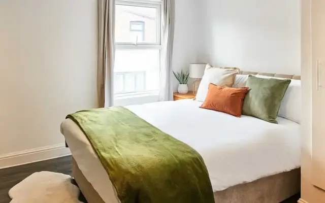 Host Stay Bishop House