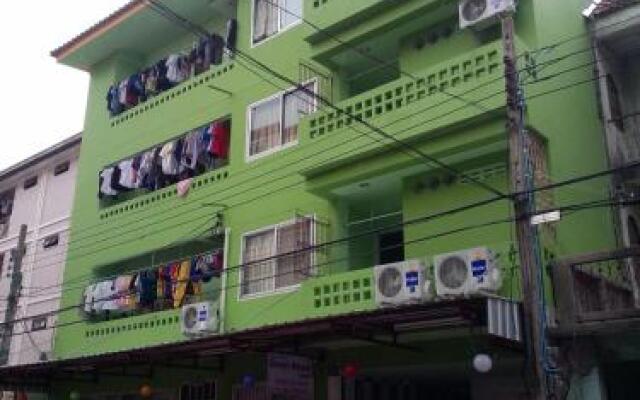 Отель Green House Hostel Таиланд, Бангкок - отзывы, цены и фото номеров - забронировать отель Green House Hostel онлайн вид на фасад