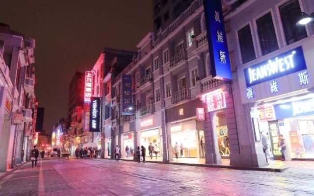 Отель Yuexin Hotel Китай, Гуанчжоу - отзывы, цены и фото номеров - забронировать отель Yuexin Hotel онлайн вид на фасад