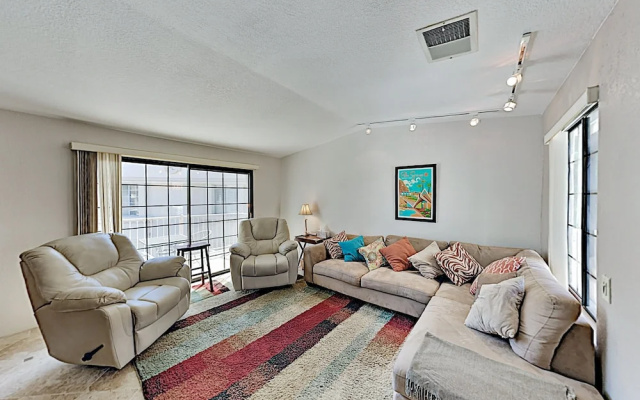 505sfe26 2 Bedroom Condo