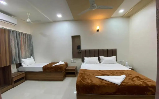 Hotel Divine