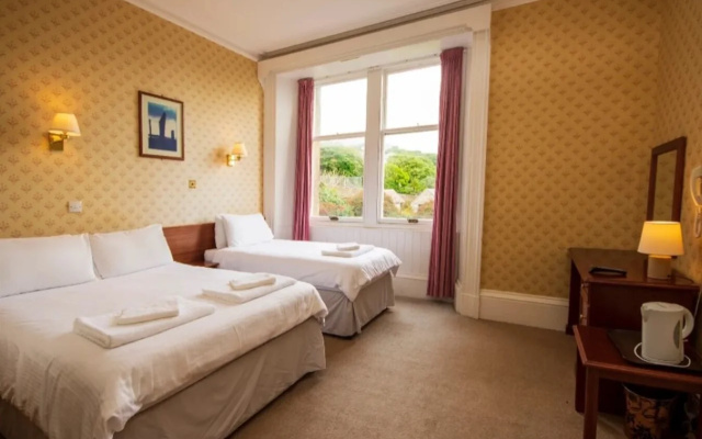The Stromness Hotel by Paymán Club