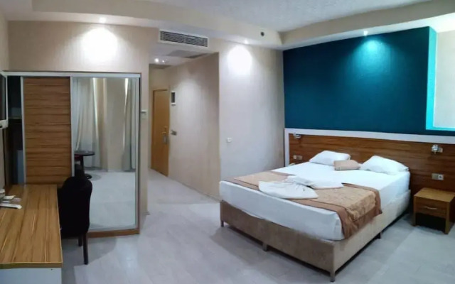 Mira Blue Hotel