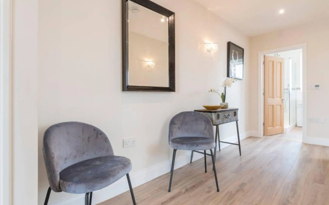South Quay Penthouse - 2 bed