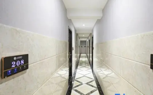 Yunchao Hotel (Maiyuqiao Subway Station)