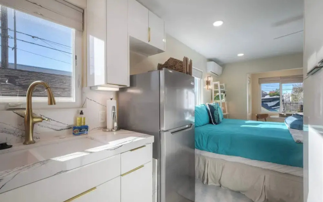 Monarch Cove - Unit B  For 2ppl