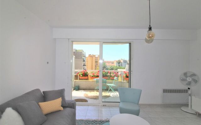 Отель Nice Booking - Centre Libération Terrasse Франция, Ницца - отзывы, цены и фото номеров - забронировать отель Nice Booking - Centre Libération Terrasse онлайн комната для гостей