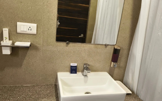 Hotel Grand Continent Hitech City, Laxmi Cyber City