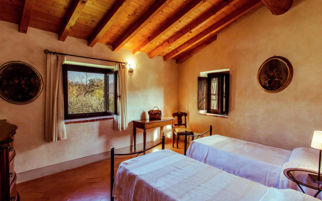 Luxurious Holiday Home in Salò with Swimming Pool