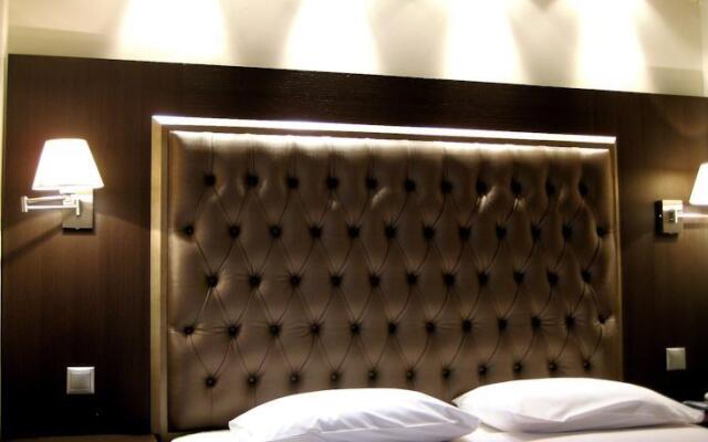 Hotel Avra вид на фасад