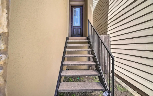Pet-friendly Houston Home - 3 Mi to NRG Stadium!