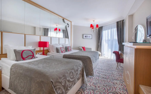 Отель Q Premium Resort