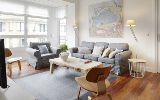 Zubiri Plaza Apartment by FeelFree Rentals